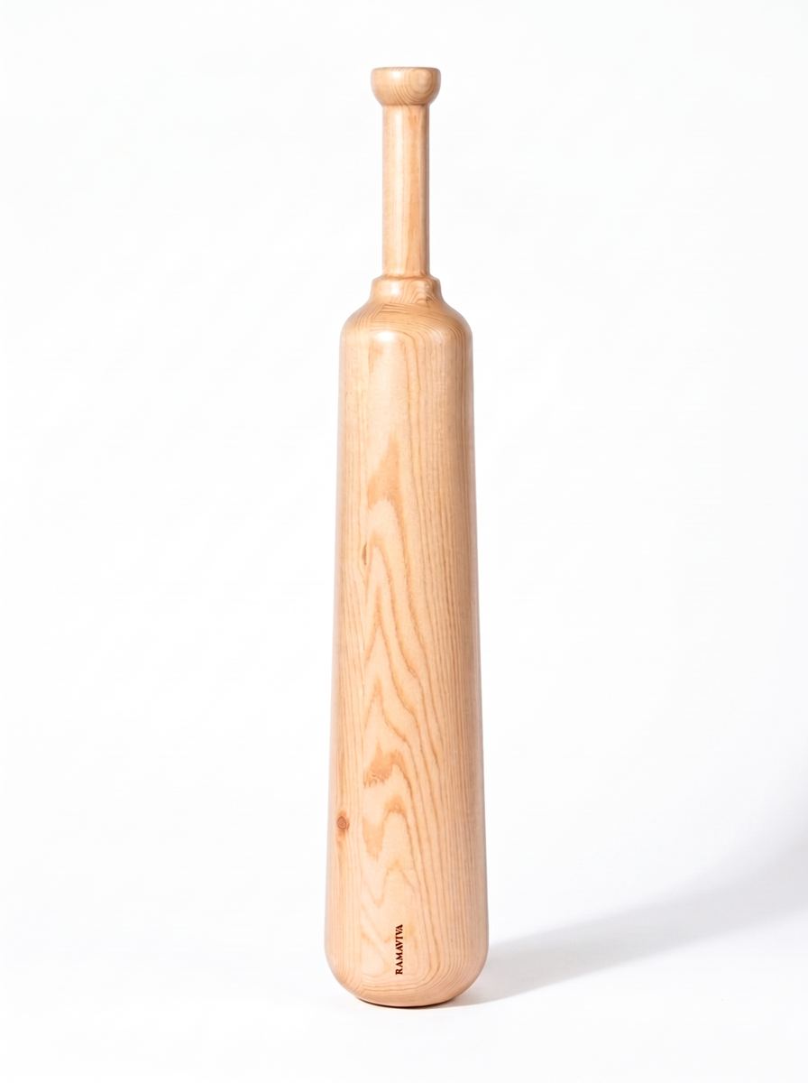 Maza Rishé de pino laminado (2,5 kg) sobre fondo blanco, con el sello RAMAVIVA en la base